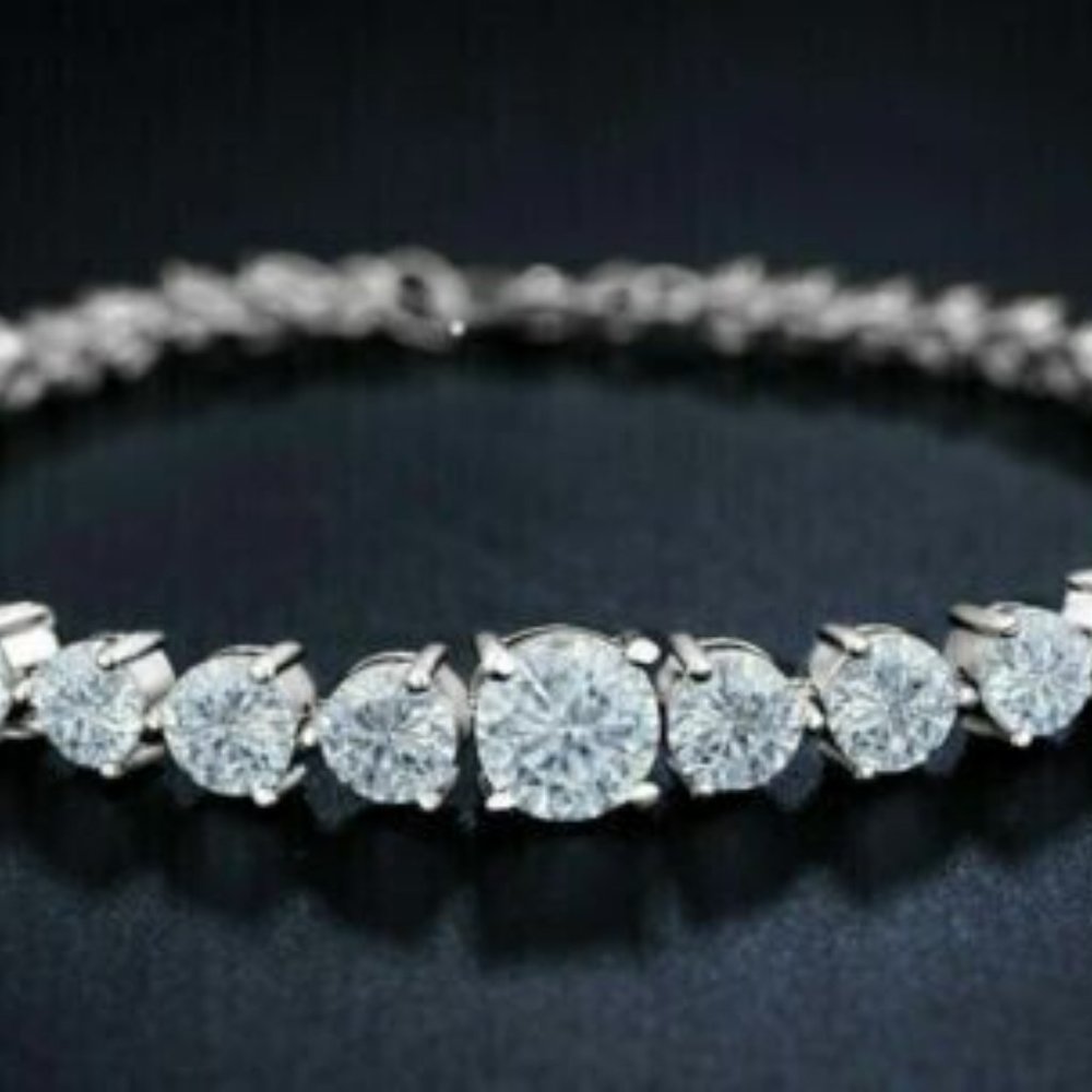 9 CT Brilliant Cut Mossanite Diamond Tennis Bracelet